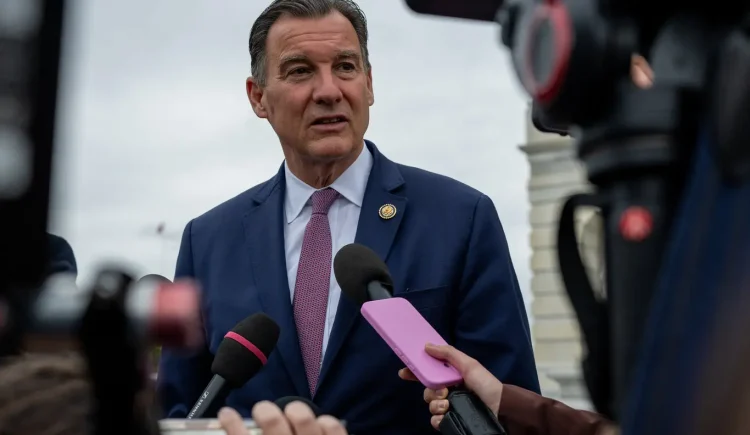 Suozzi with Cameras